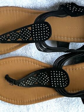 attention Black Studded T-Strap Flat Sandals